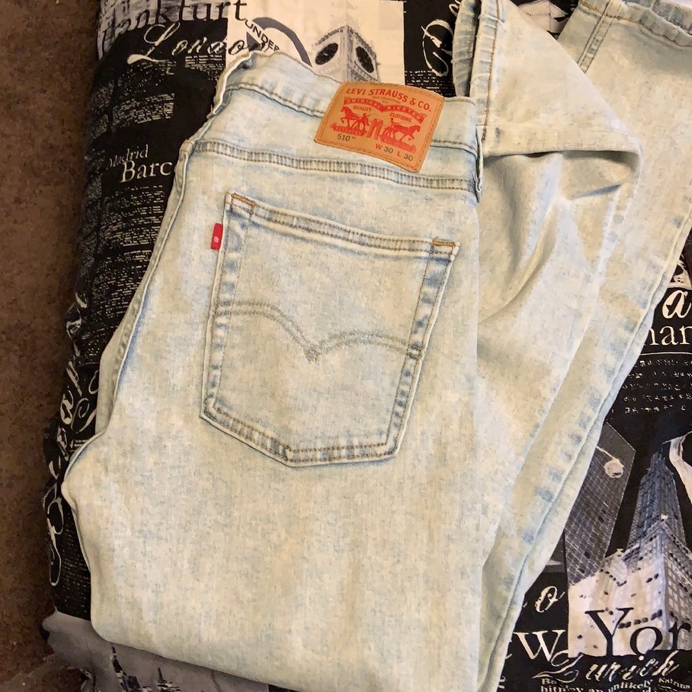 Levi’s light acid wash 510’s: 30x30